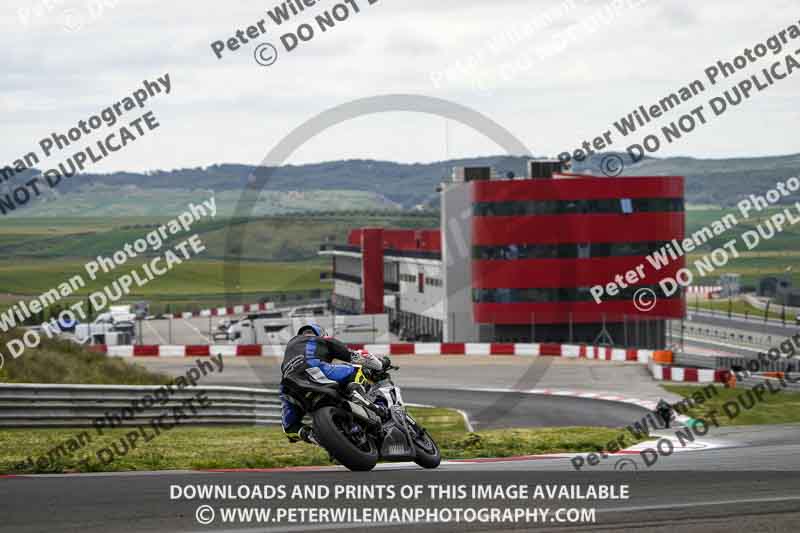 cadwell no limits trackday;cadwell park;cadwell park photographs;cadwell trackday photographs;enduro digital images;event digital images;eventdigitalimages;navarra;no limits trackdays;peter wileman photography;racing digital images;trackday digital images;trackday photos